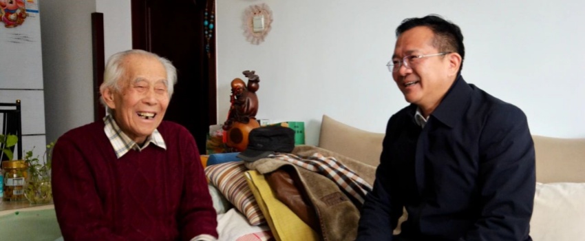 中國樂凱黨委領(lǐng)導(dǎo)看望慰問樂凱老領(lǐng)導(dǎo)、老專家、老干部、老黨員及生活困難職工
